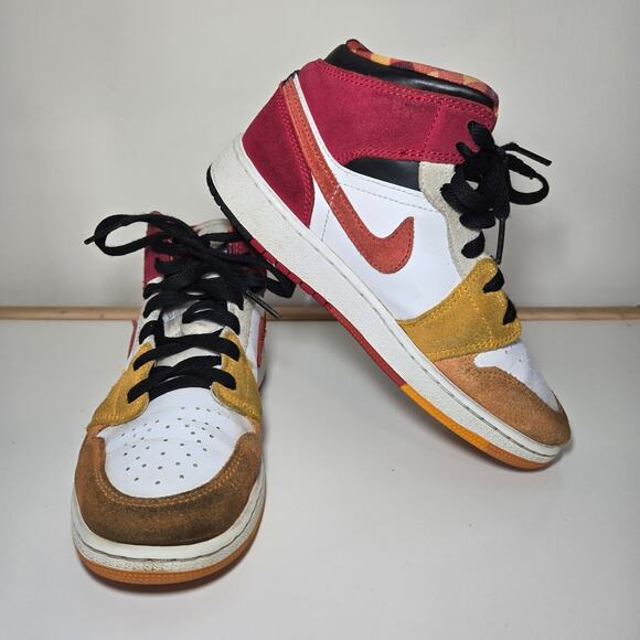 Nike Air Jordan 1 Mid SE (GS) Sneakers Youth Paprika Cinnabar Black Size 4Y - Picture 1 of 11